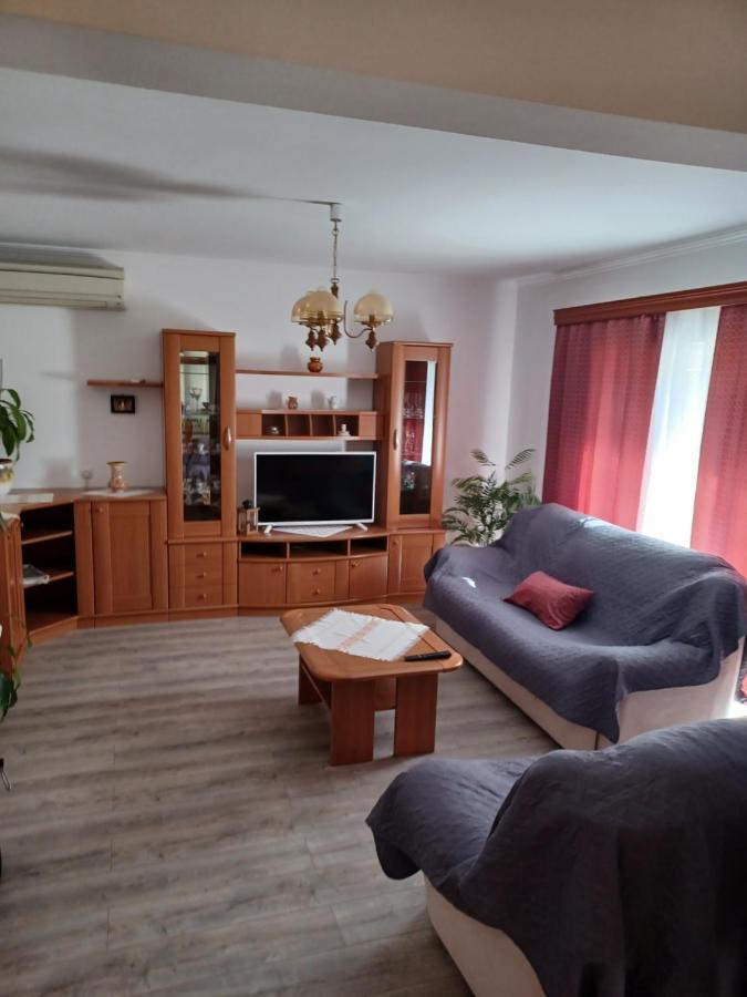 Apartments Beg Раб Экстерьер фото
